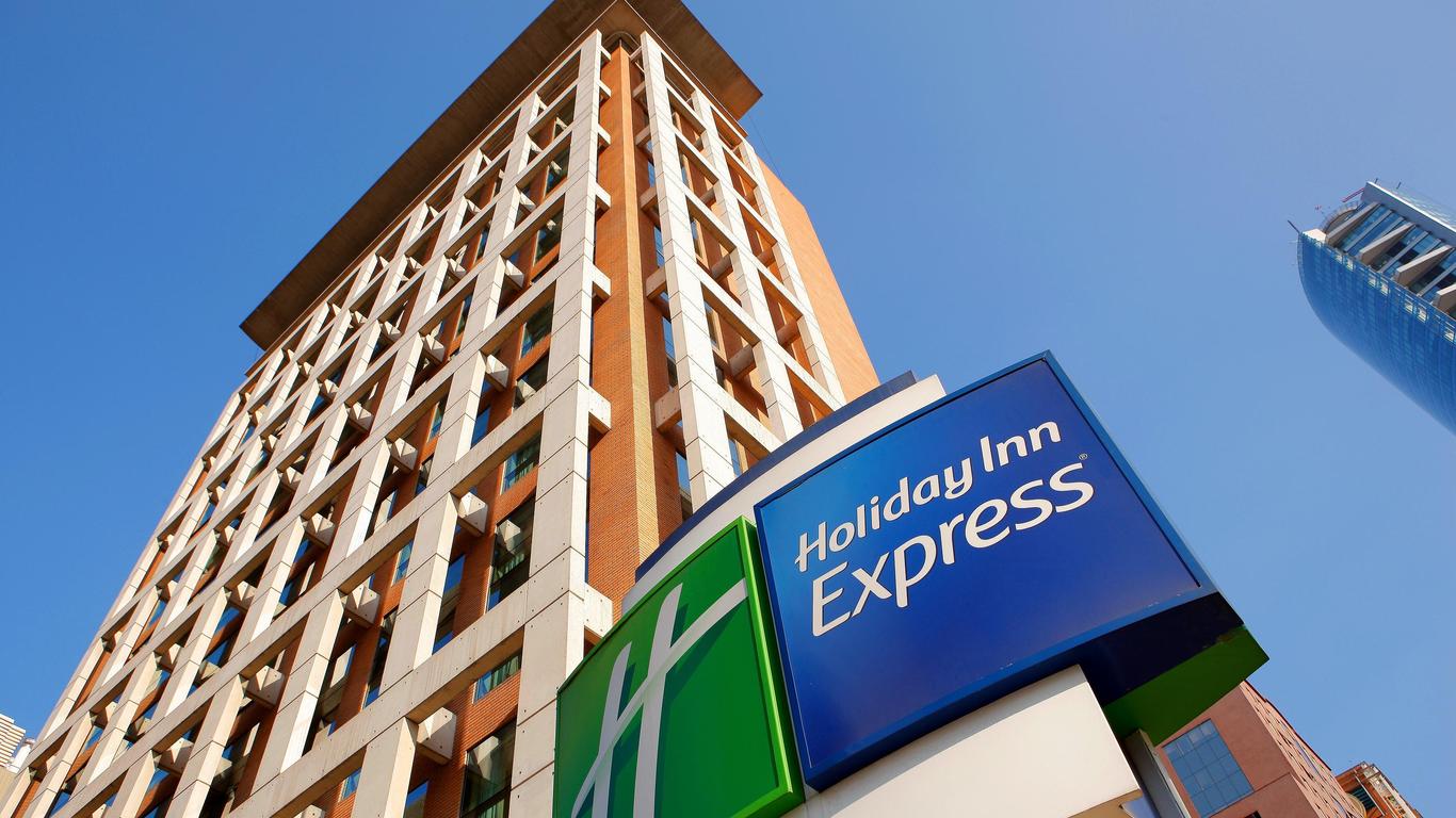 Holiday Inn Express Santiago Las Condes desde 40 €. Hoteles en Santiago de  Chile - KAYAK