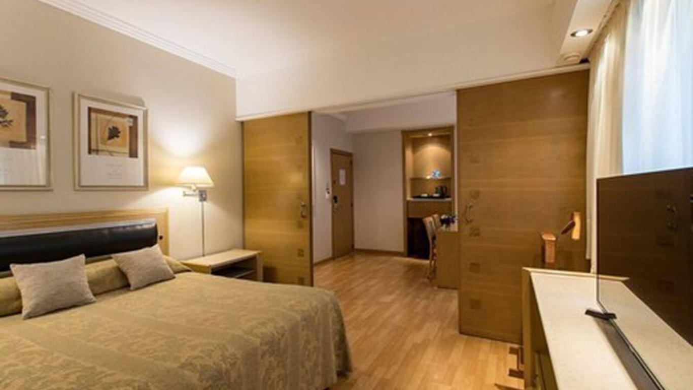 Hotel Solans Riviera desde 46 €. Hoteles en Rosario - KAYAK