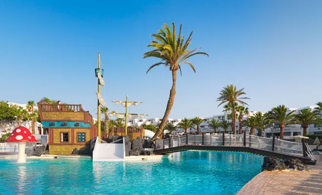 Vacaciones en Lanzarote desde 243 € - Busca oferta de vuelo+hotel en KAYAK